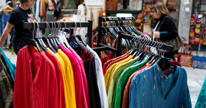 Dos años en baja: la venta de ropa volvió a caer y crece la crisis del sector