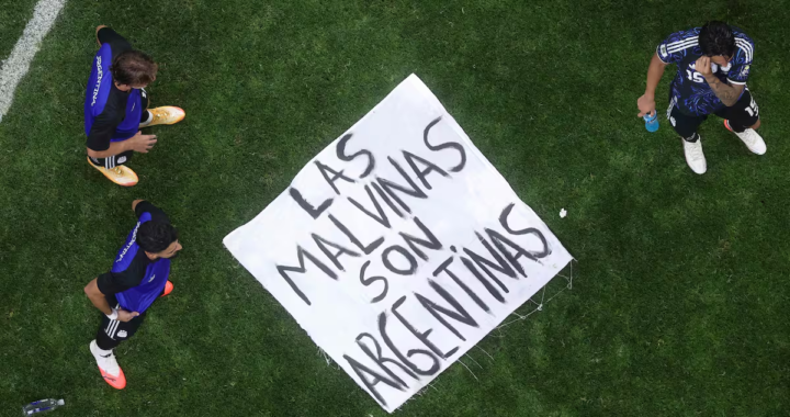 Milei cuestionó la bandera de Malvinas: «Personas intrascendentes»