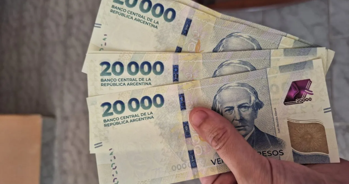La mentira de la emisión: Milei importa pesos de China mientras imprime para Nigeria