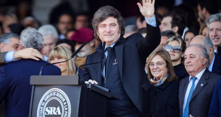 Más carne para Estados Unidos, menos para los argentinos: el festejo de Milei en La Rural