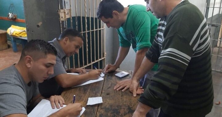 La ilusión del apagón digital: por qué prohibir celulares en las cárceles empeora la seguridad y destruye la educación