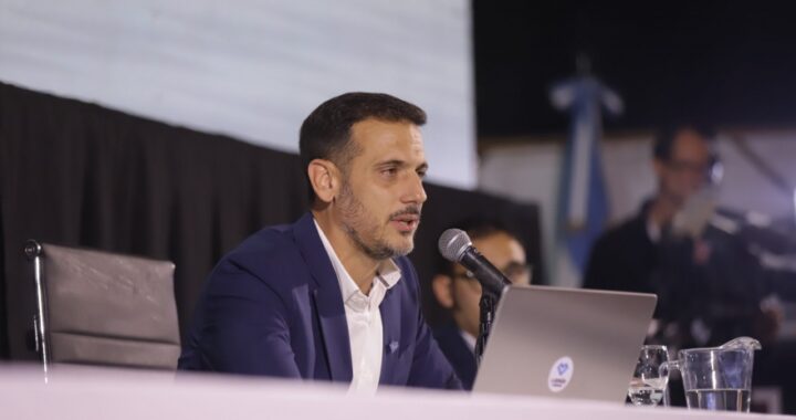 Julián Álvarez denunció una «campaña sucia» de la oposición en Lanús