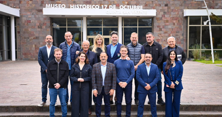 Quintela pidió unidad al peronismo durante un encuentro con intendentes bonaerenses